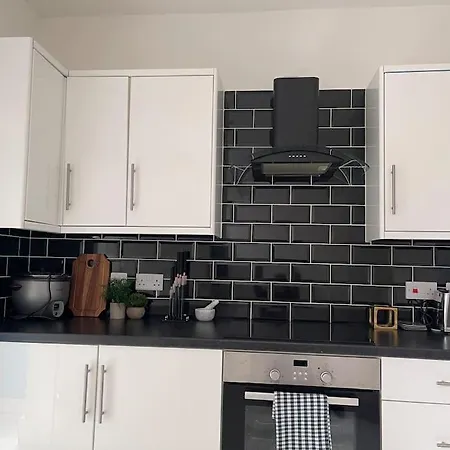 2 Bedroom House Next To Slade Green Station Erith Exterior photo