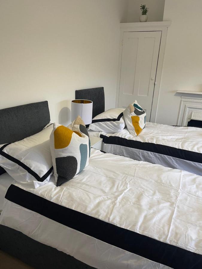 Apartment 2 Bedroom House Next To Slade Station Erith
