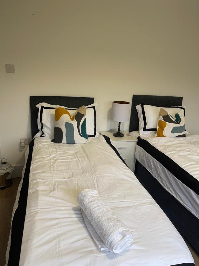 2 Bedroom House Next To Slade Station Apartment Erith