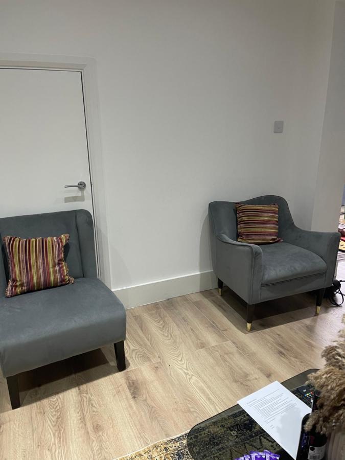 2 Bedroom House Next To Slade Station Apartment Erith